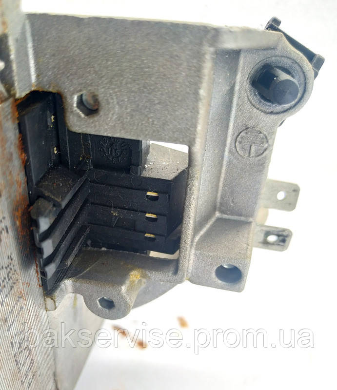 Мотор для стиральной машины Bosch Siemens 1BS6530-8AD Код 9001056728 Б.У