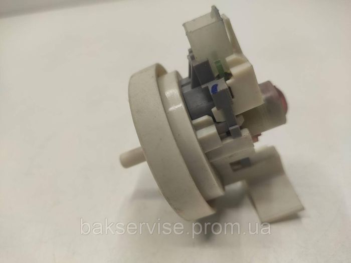 Прессостат (датчик рівня води) для пральної машини Beko 2819711100 Б/У