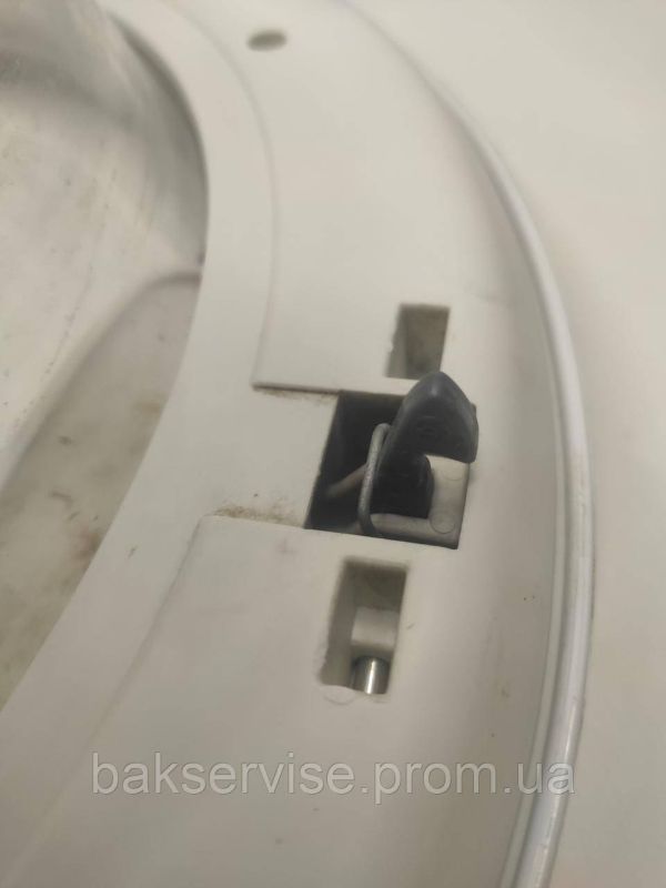 Дверки(люк) до пральної машини Indesit IWSB6105EU з завісою Б/У