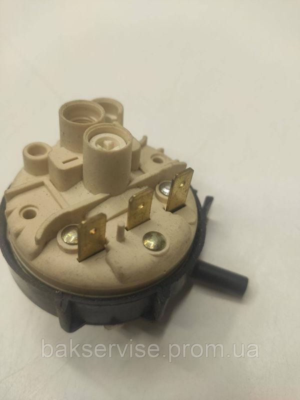 Прессостат (датчик рівня води) для пральної машини Electrolux, Zanussi, AEG 646098770 Б/У