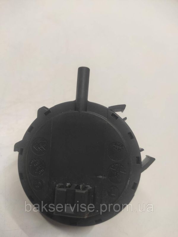 Прессостат (датчик рівня води) для пральної машини Indesit-Ariston 160021186.00 Б/У