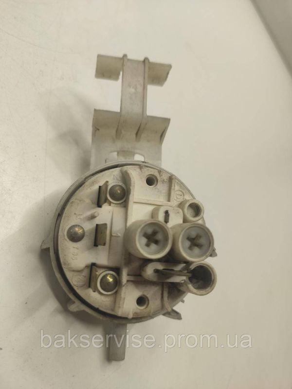Прессостат (датчик рівня води) для пральної машини Ariston 16001079904 Б/У