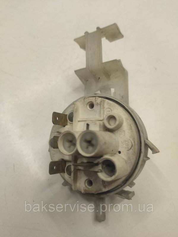 Прессостат (датчик рівня води) для пральної машини Ariston 16001079904 Б/У