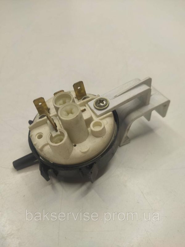 Прессостат (датчик рівня води) для пральної машини Indesit, Ariston 16001176000 Б/У