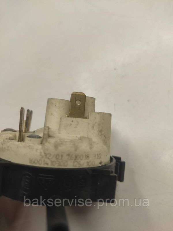 Прессостат (датчик рівня води) для пральної машини Indesit, Ariston 16001410300 Б/У