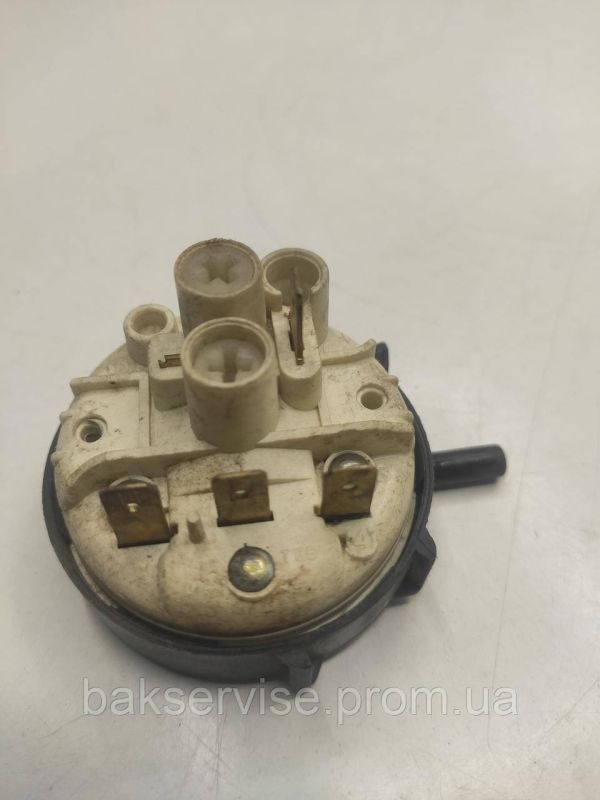 Прессостат (датчик рівня води) для пральної машини Indesit, Ariston 16001410300 Б/У