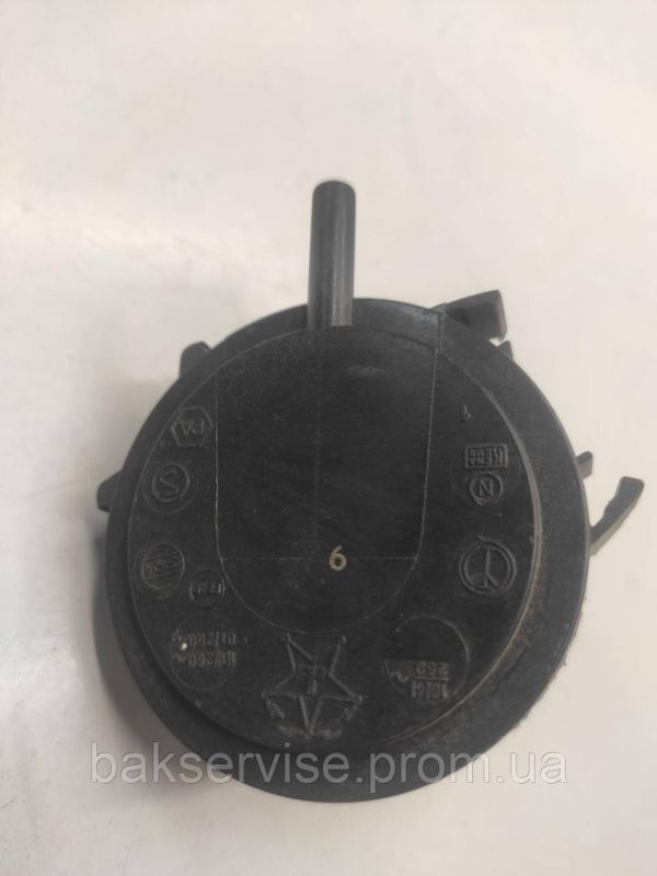 Прессостат (датчик рівня води) для пральної машини Indesit, Ariston 16001410300 Б/У