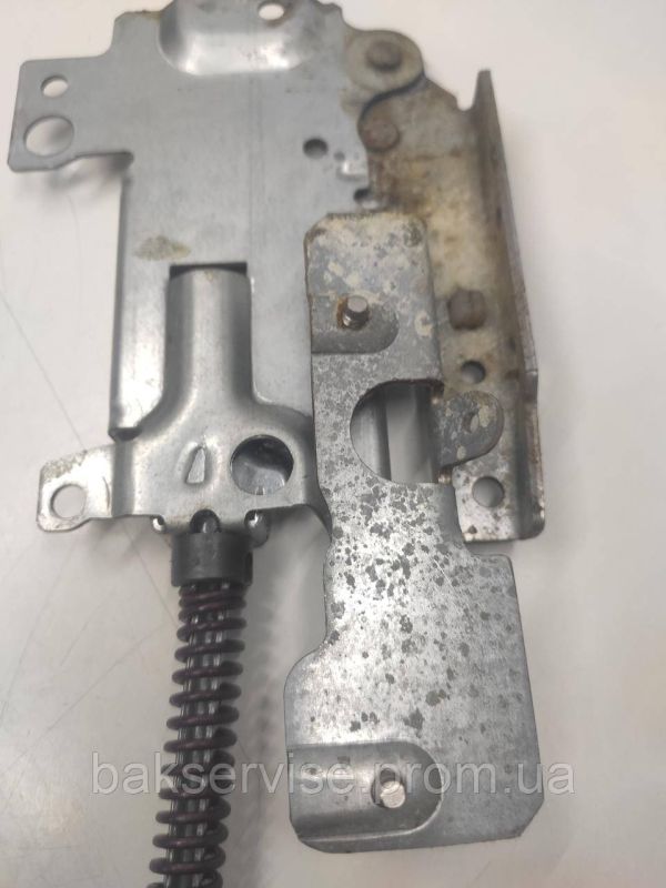 Петля дверей до посудомийної машини Electrolux 4055031332 б/у