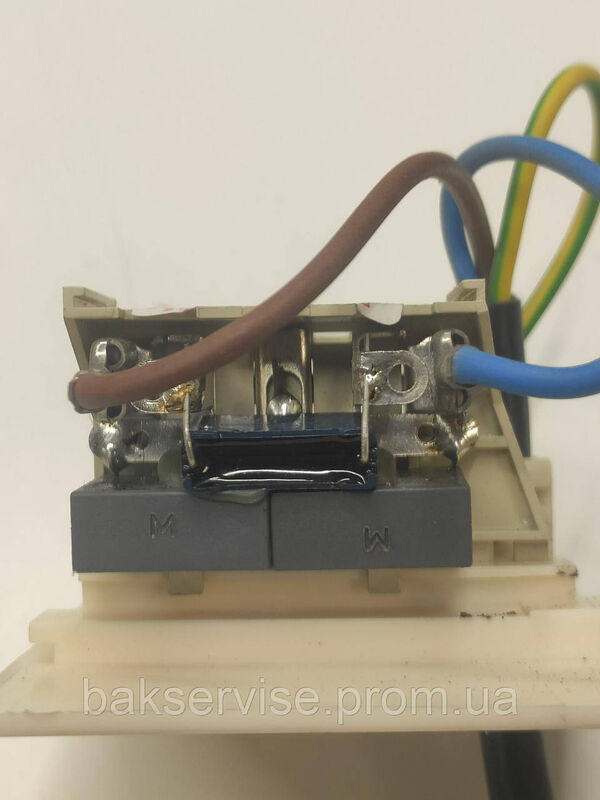 Мережевий фільтр для посудомийної машини Indesit Ariston під фішку C00257123 б/у