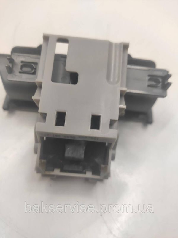Замок (блокіратор) двері для посудомийної машини Bosch 5600047213 б/у