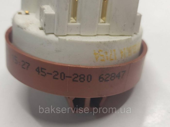 Прессостат (датчик рівня води) для пральної машини Bosch 495775 Б/У
