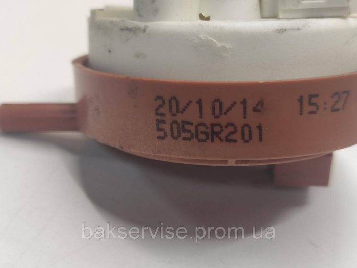 Прессостат (датчик рівня води) для пральної машини Bosch 495775 Б/У