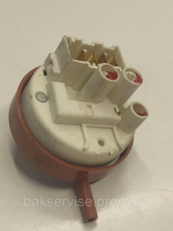 Прессостат (датчик рівня води) для пральної машини Bosch 495775 Б/У