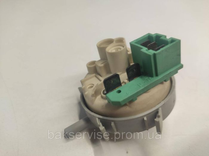 Прессостат (датчик рівня води) для пральної машини AEG 129133960 Б/У