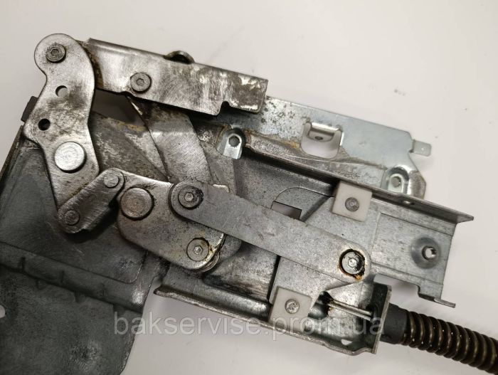 Петля дверей(права) до посудомийної машини Ariston C00302997 б/у