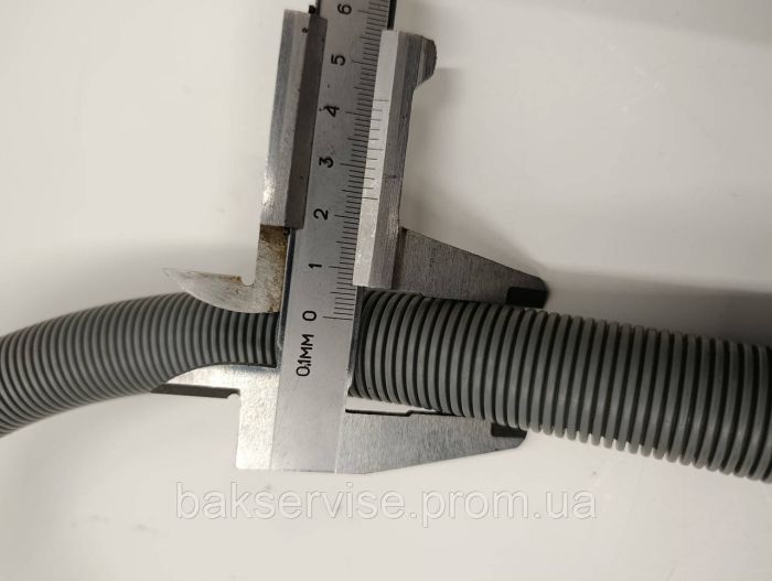Шланг зливу води до пральної машини Ariston 1м.95см. б/у