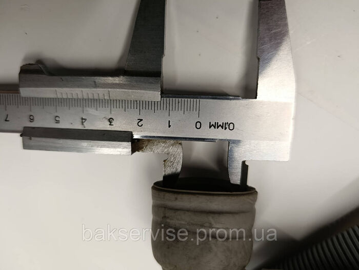 Шланг зливу води до пральної машини Ariston 1м.95см. б/у