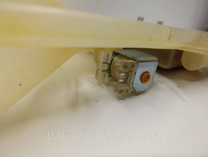 Бункер (контейнер) для солі посудомийної машини Bosch SKT3002EU/07 9000006697 Б/У