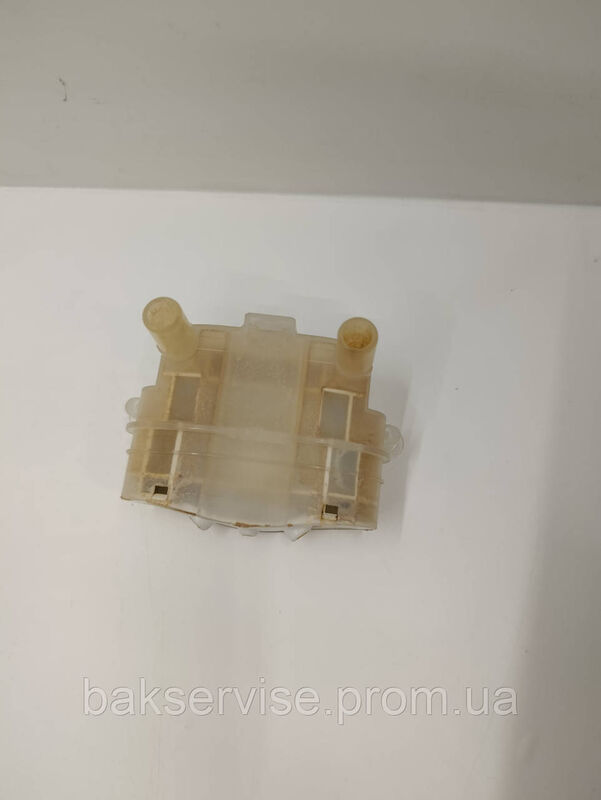 Водорозподілювач для пральної машини Bosch, Ariston, Whirlpool W10424466 б/у