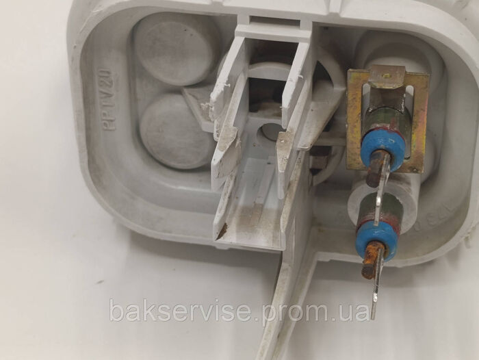 ТЕН в корпусі до посудомийної машини Bosch 1735110057 Б/У