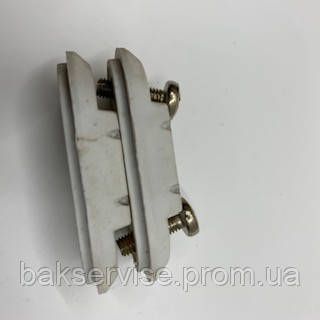 Магнітні защіпки (фіксатори), які використовуються для вбудованої техніки