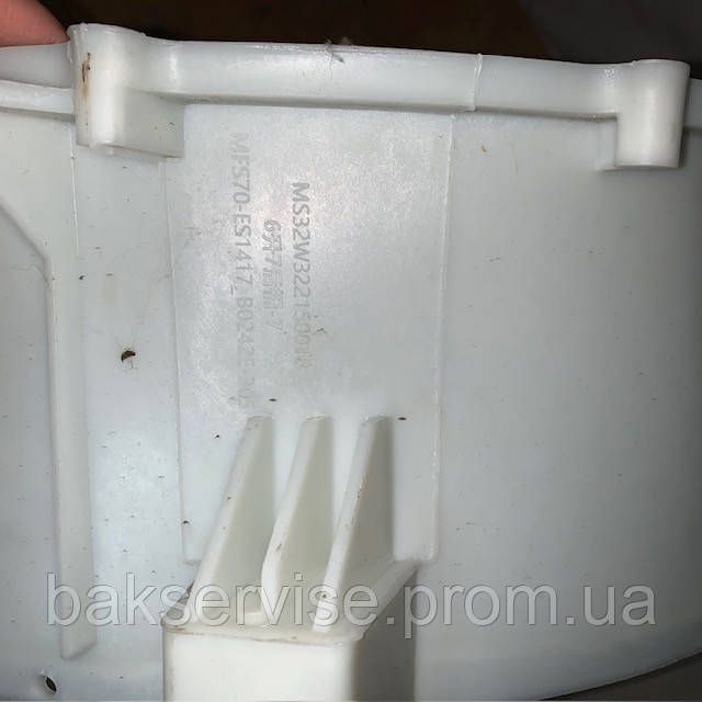 Крышка боковая бака стиральной машинки  Midea, Weissgauff MS32W322150018+MS381WTT01701501   MS32W322150018