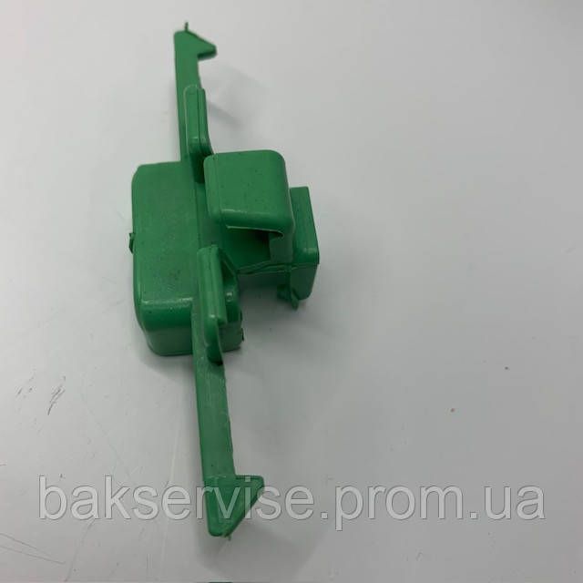 Фиксатор (держатель) стеклянных полок для холодильника Атлант МКАУ.734343.004