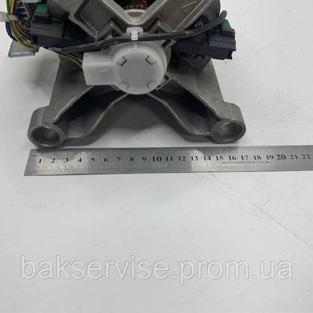 Двигатель (мотор) для стиральной машины UM676060T235-01 8-контактный б/у