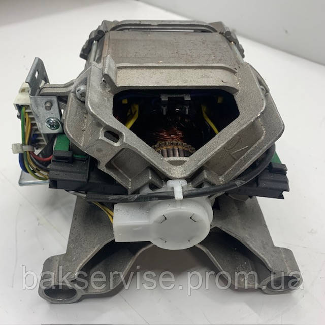 Двигатель (мотор) для стиральной машины UM676060T235-01 8-контактный б/у