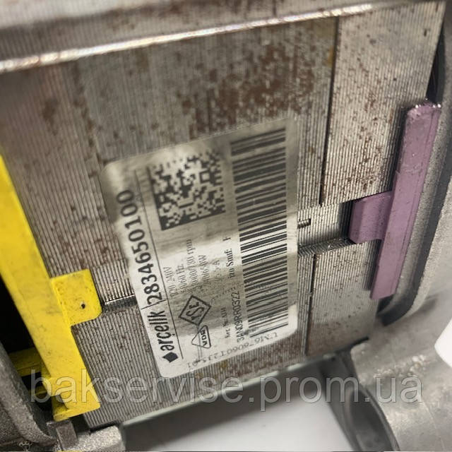 Двигатель (мотор) для стиральной машины UM676060T235-01 8-контактный б/у