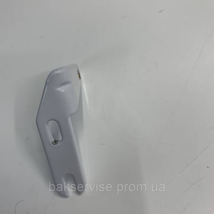 Петля двери левая для холодильника Indesit NBS 18AA б/у