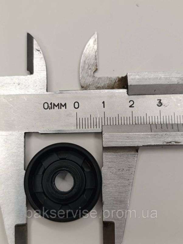 Сальник помпи циркуляційний для посудомийної машини Gorenje 565920, 726807 8*26,3*11 мм.