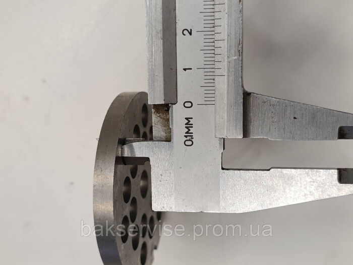 Решітка(сито) для м'ясорубки Zelmer №8 86.3162 (велика) Bosch 755475 Original