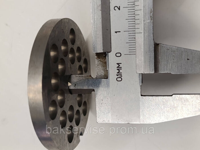 Решітка(сито) для м'ясорубки Zelmer №8 86.3162 (велика) Bosch 755475 Original
