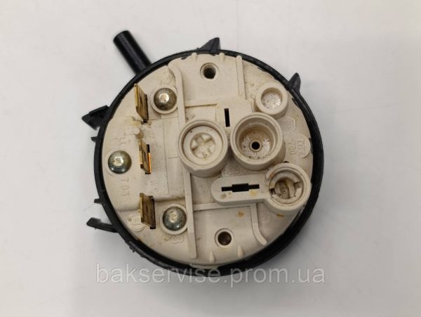 Прессостат (датчик рівня води) для посудомийної машини Indesit, Ariston 2384.03-079 Б/У