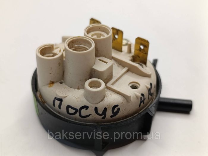 Прессостат (датчик рівня води) для посудомийної машини Indesit, Ariston 2384.03-079 Б/У