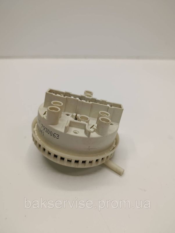 Прессостат (датчик рівня води) для пральної машини Electrolux, Zanussi, AEG 132141941 Б/У