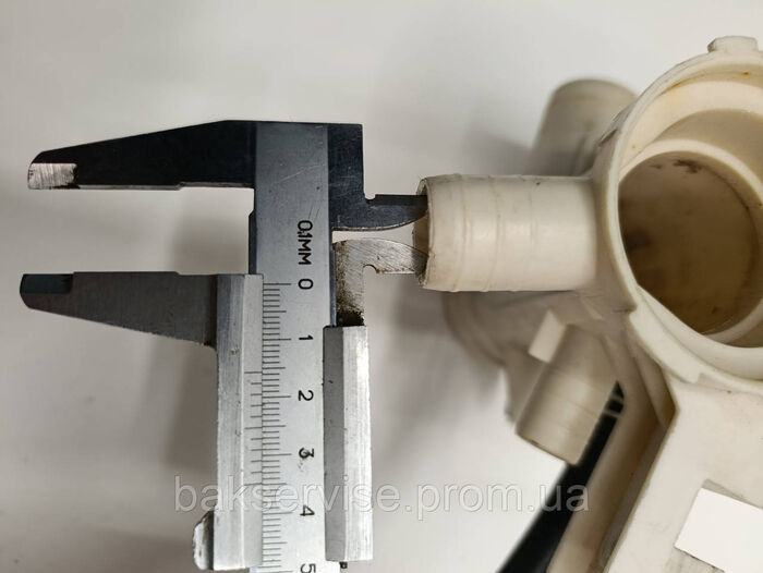 Корпус фільтра насоса для пральної машини Zanussi,AEG, Privileg 1325015 Б/У