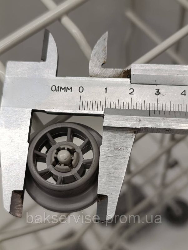 Кошик нижня до посудомийної машини Bosch 773588 Б/У
