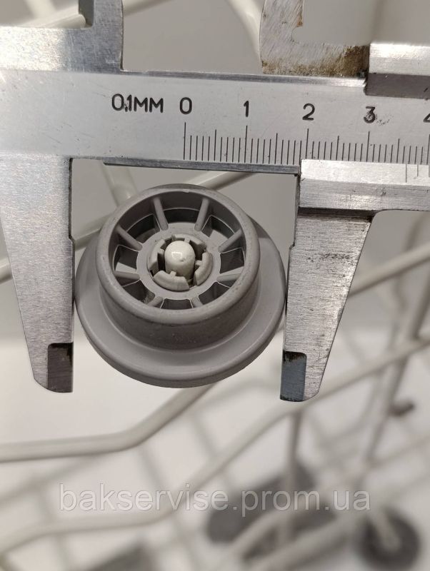 Кошик нижня до посудомийної машини Bosch 773588 Б/У